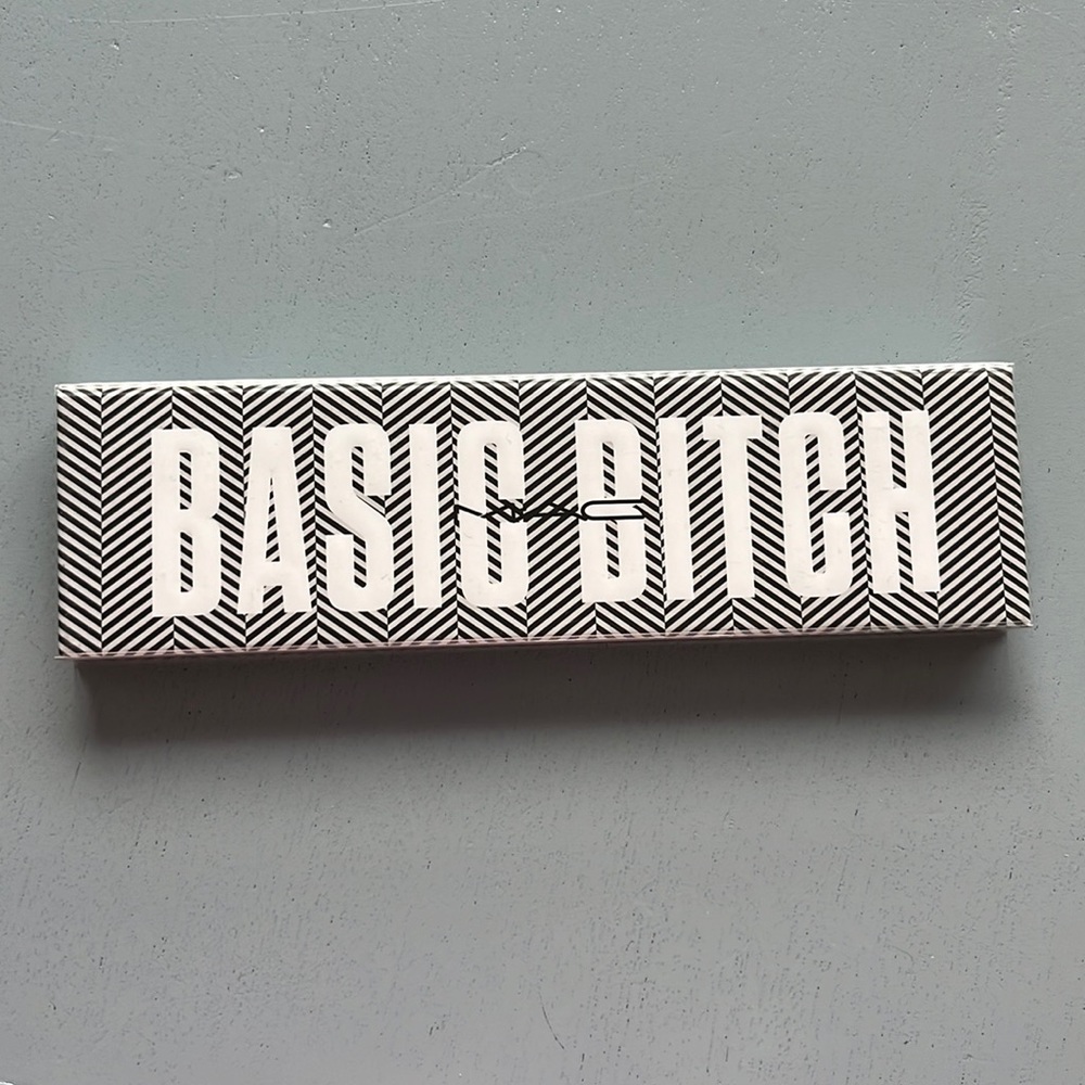 MAC Basic B- Palette (NEW) - Picture 3 of 3